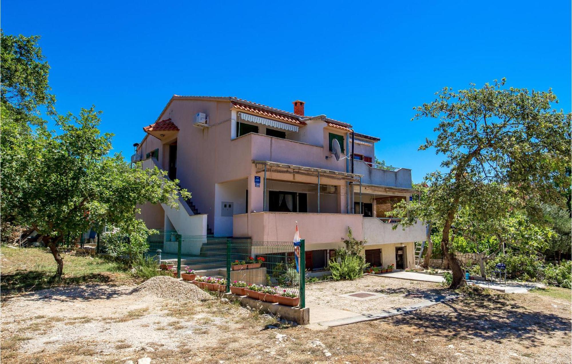 Beautiful Apartment In Potocnica With Wifi Borovići Εξωτερικό φωτογραφία